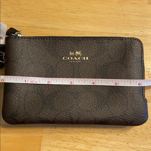 Coach wristlet- New with Tag - Picture 8 of 8